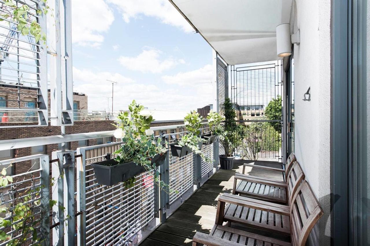 Stylish 2 Bedroom Flat With Balcony In London Exterior photo