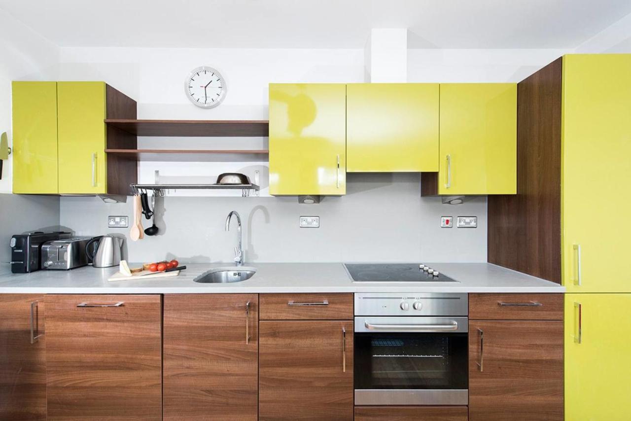 Stylish 2 Bedroom Flat With Balcony In London Exterior photo