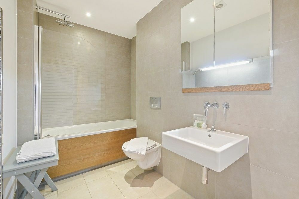 Stylish 2 Bedroom Flat With Balcony In London Exterior photo