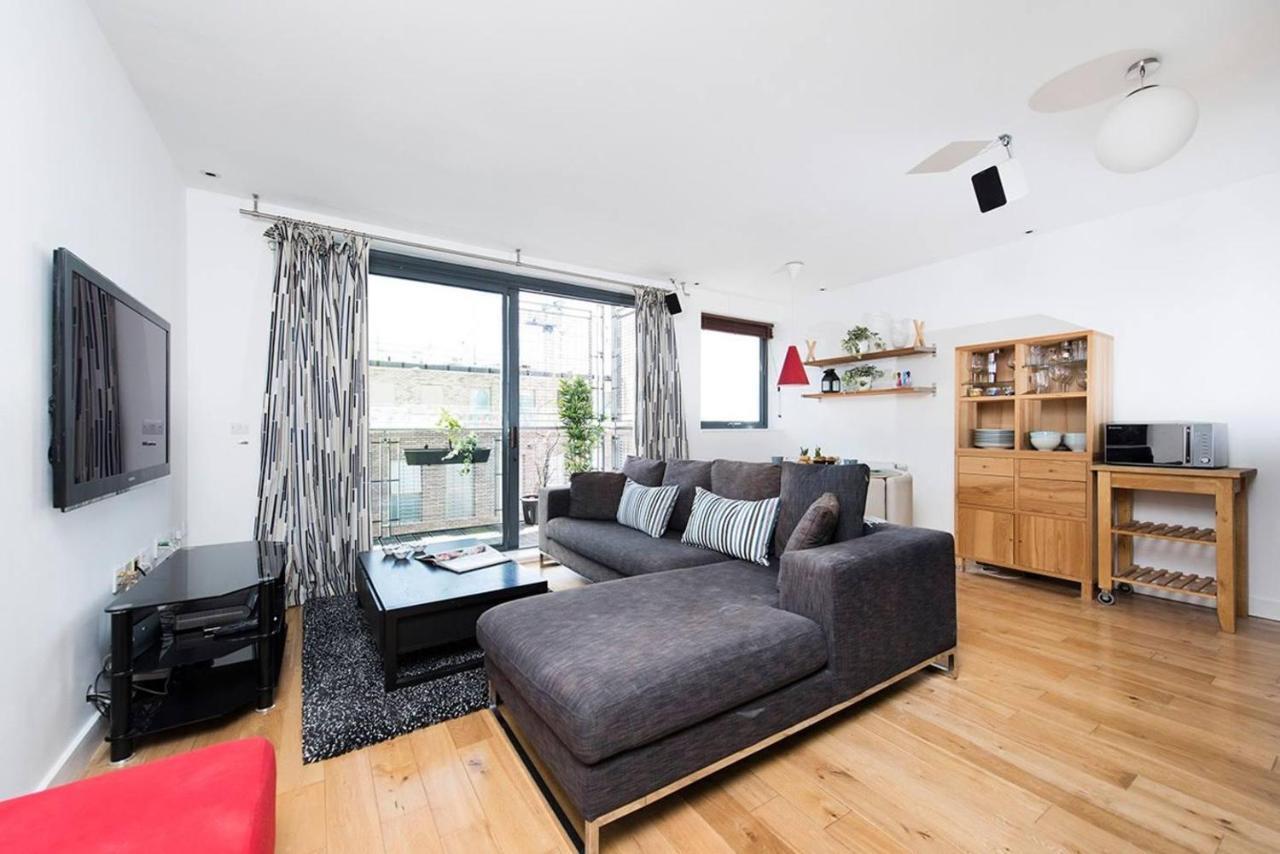 Stylish 2 Bedroom Flat With Balcony In London Exterior photo